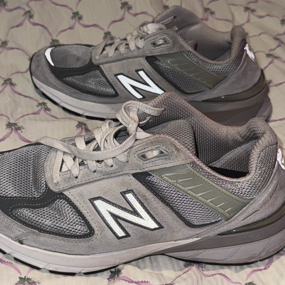 New Balance 990v5